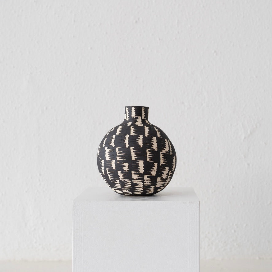 Cait Reas Round Textured Bottle Vase: Black + White