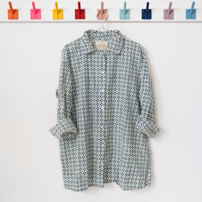 Auntie Oti Button Shirt: Blue Clover Diamond: Size 2