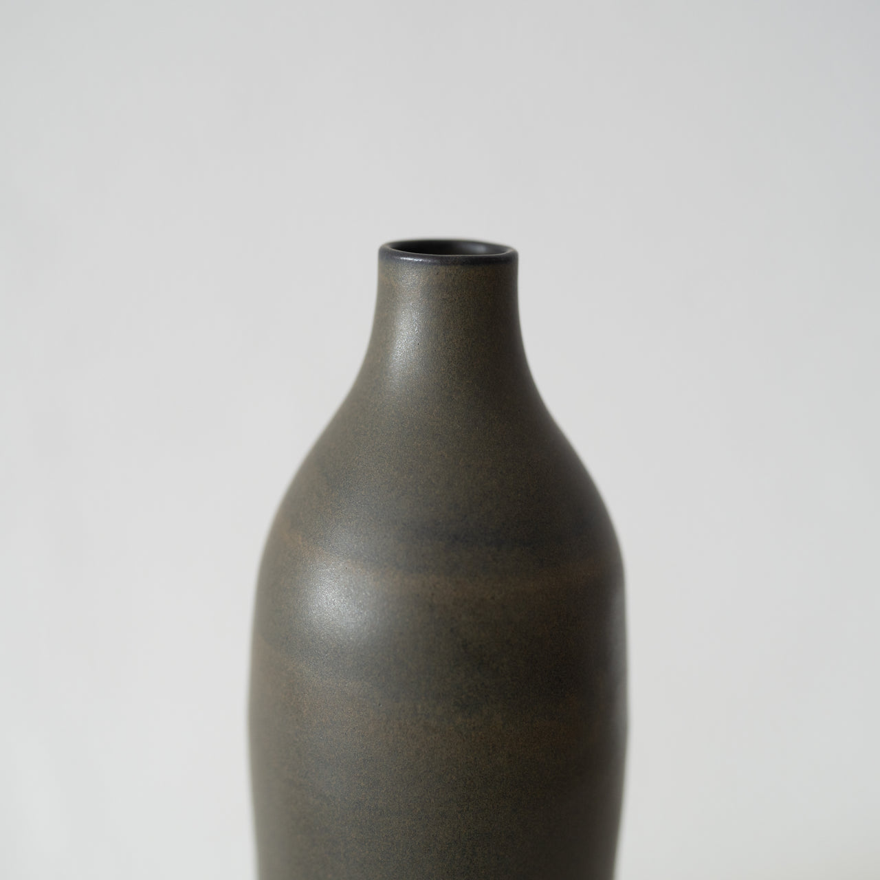 Mimi Y Roberto Marfa Bottle - Basalt