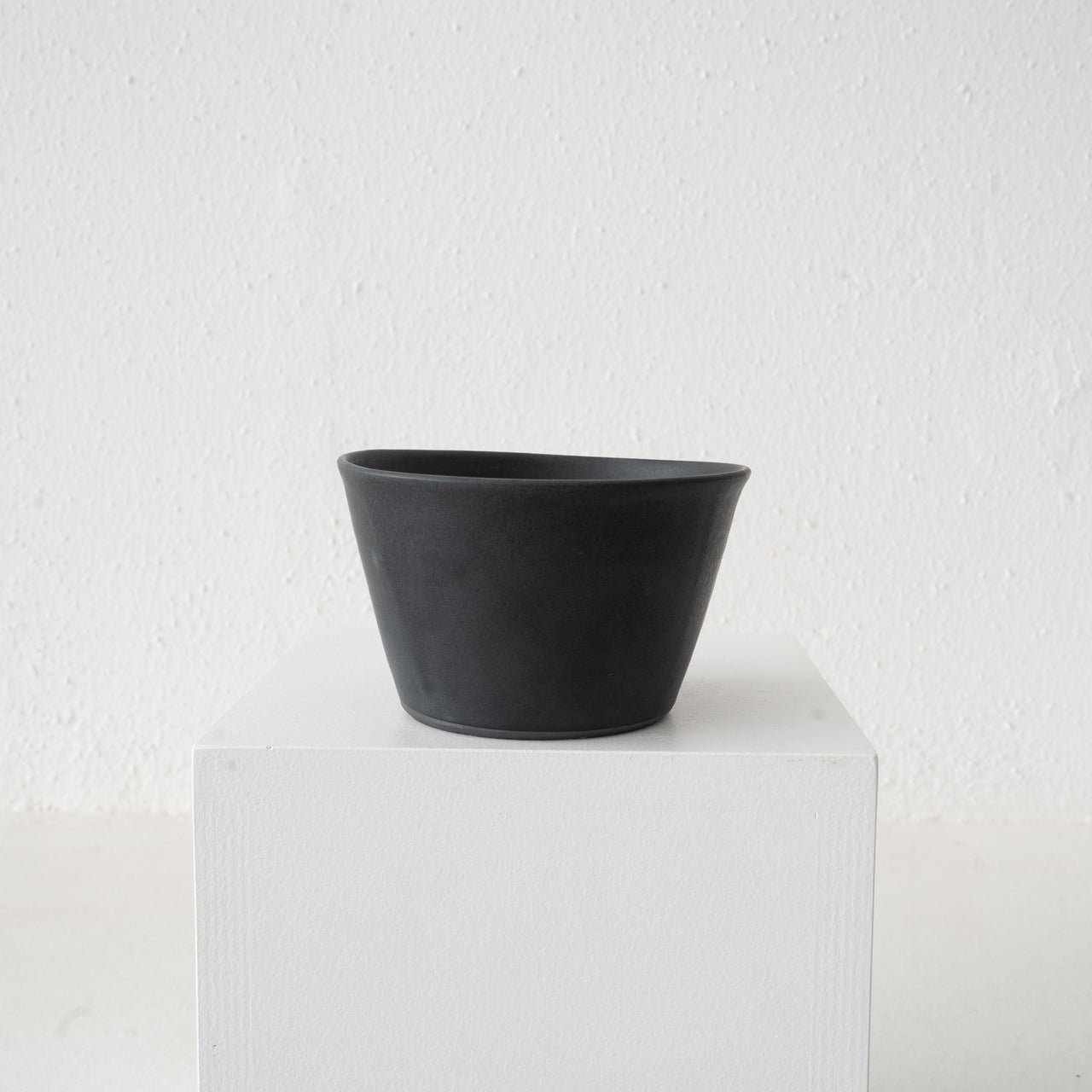 Eric Bonnin Kam Ice Cream Bowl: Noir