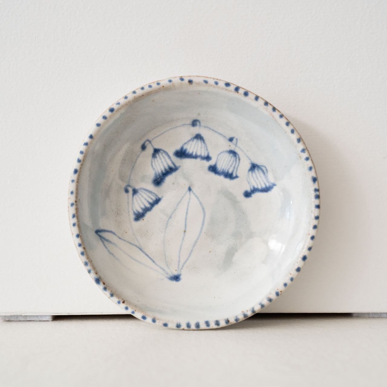 Spako Small Plate: Arced Flower