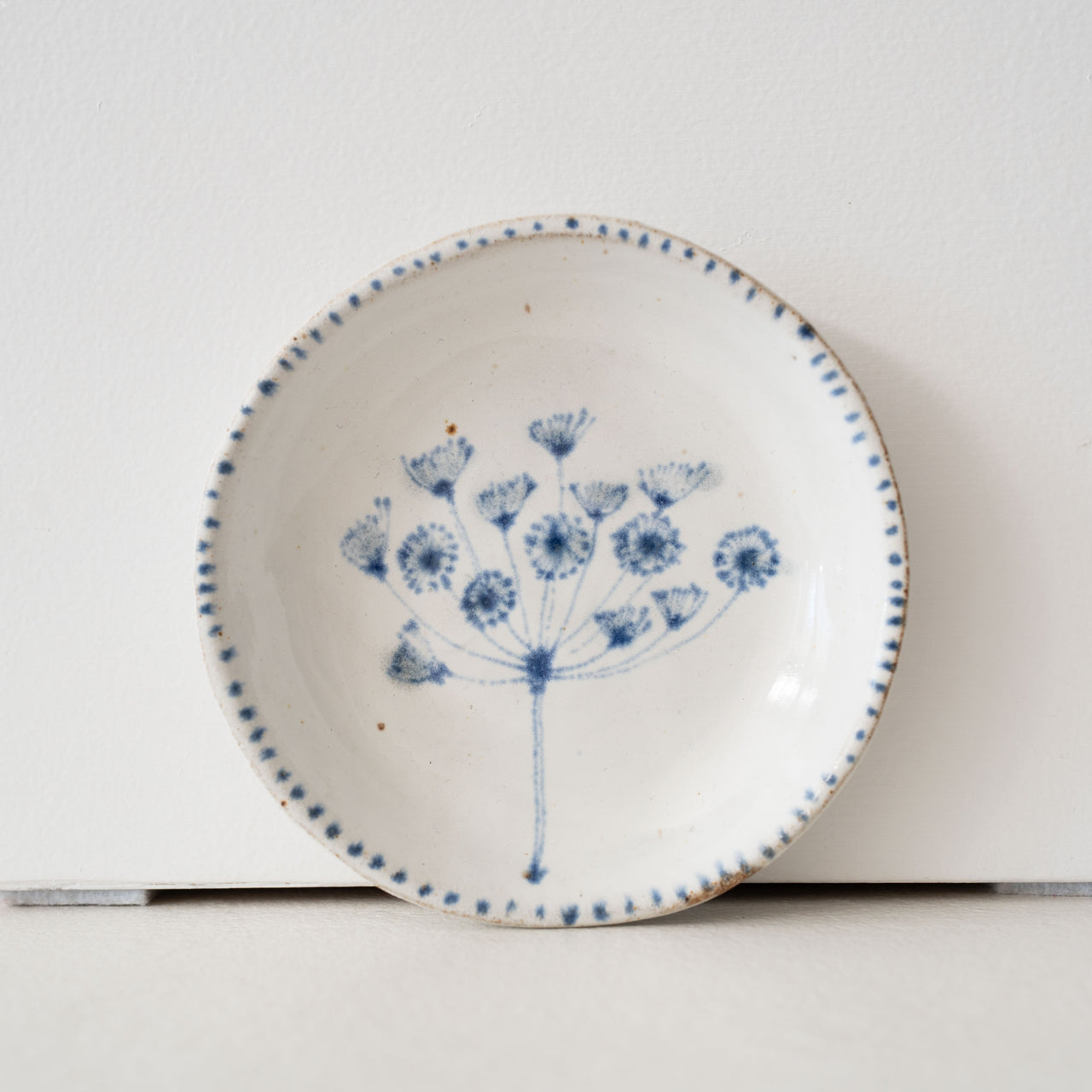 Spako Small Plate: Small Flower Cluster