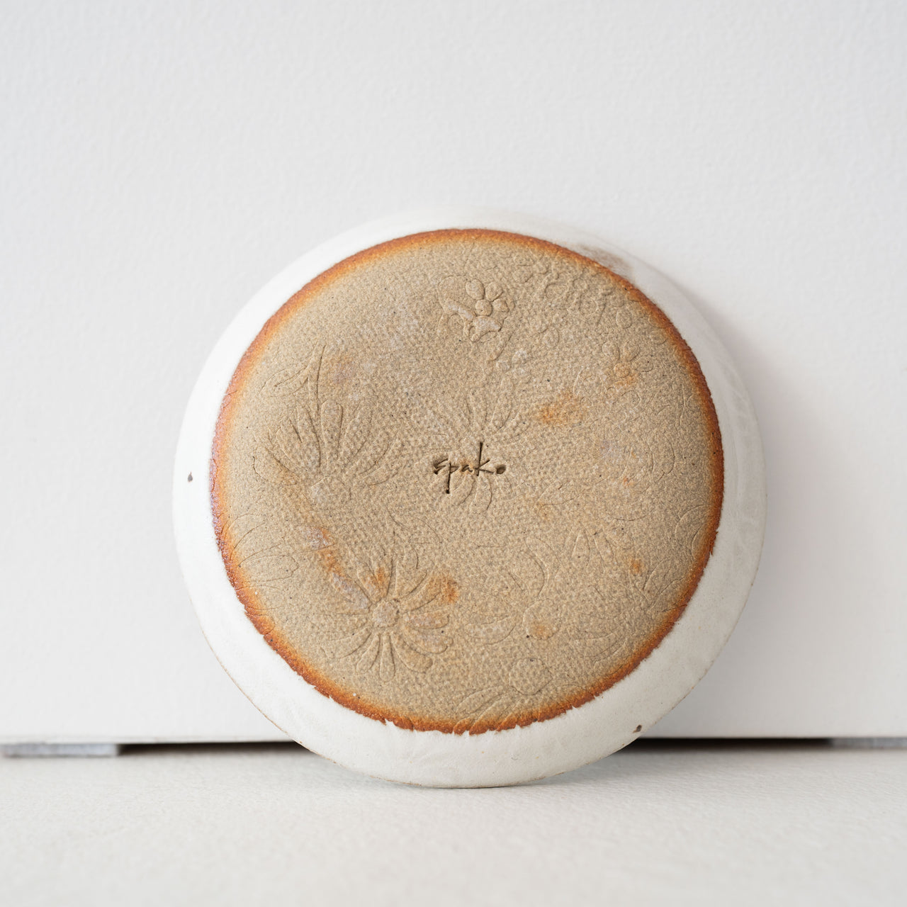 Spako Small Plate: Small Flower Cluster