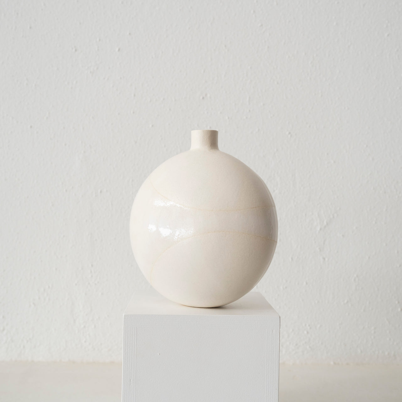 Cait Reas Large Round Vase: White Glossy + Matte