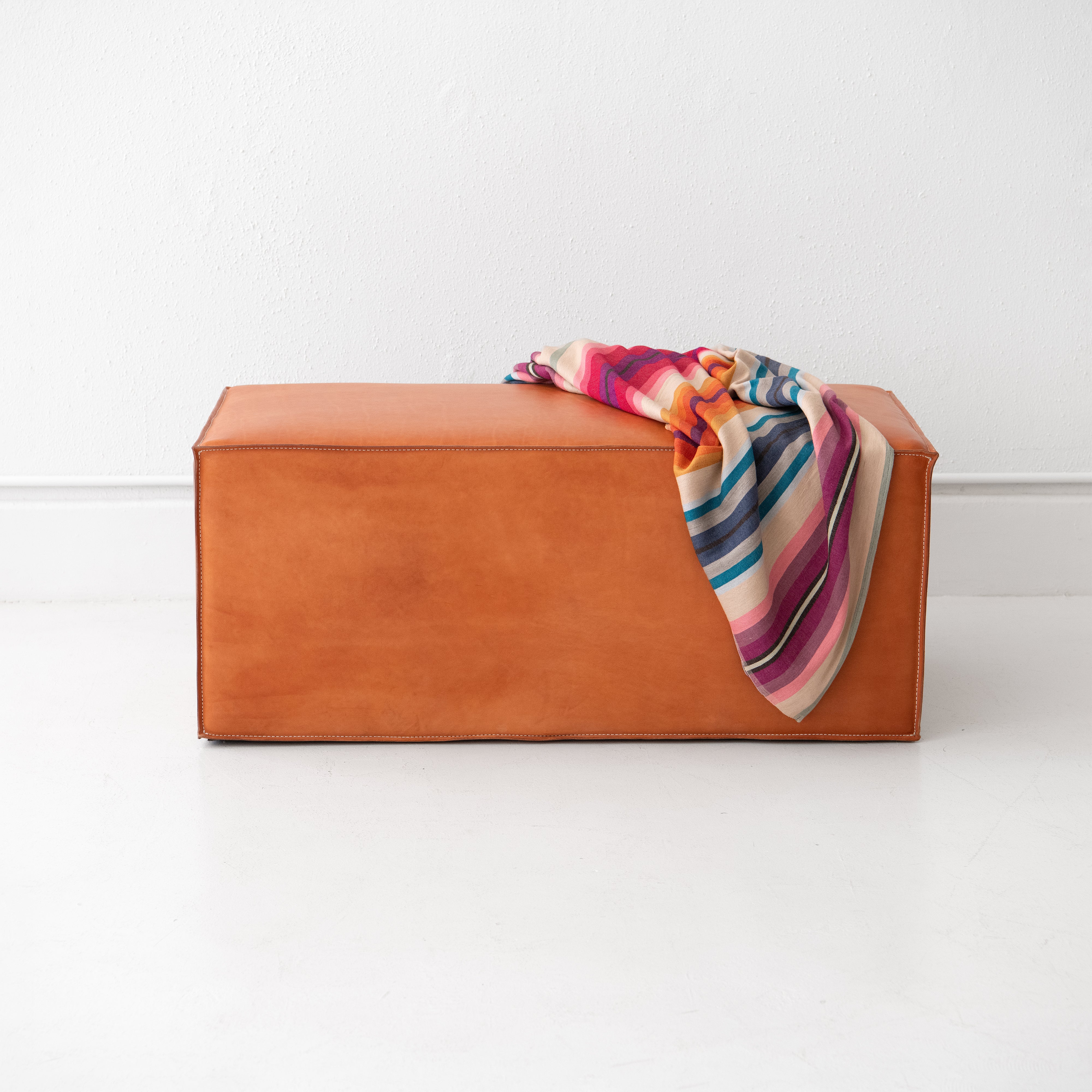 Garza Marfa Saddle Leather Pouf - Thumbnail 3