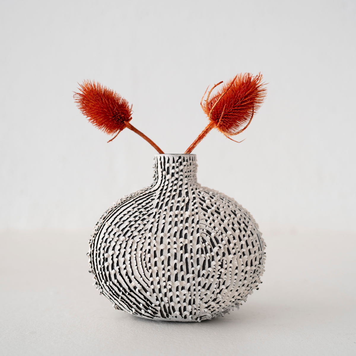 Cait Reas Small Wide Textured Vase: Black and White