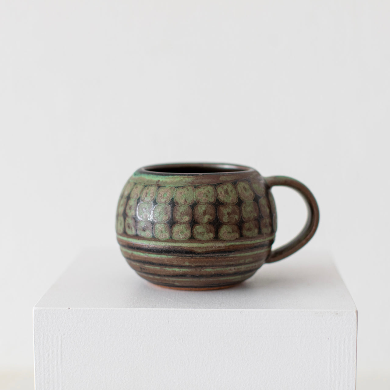 Dina Perlasca Round Mug in Jungle