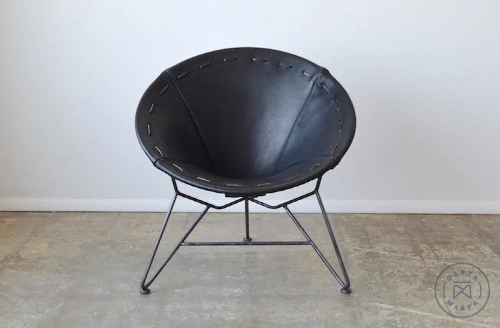 Saddle Leather Round Chair Black / Natural Steel Chairs