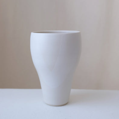 Mimi Y Roberto Footed Medium Tuna Vase
