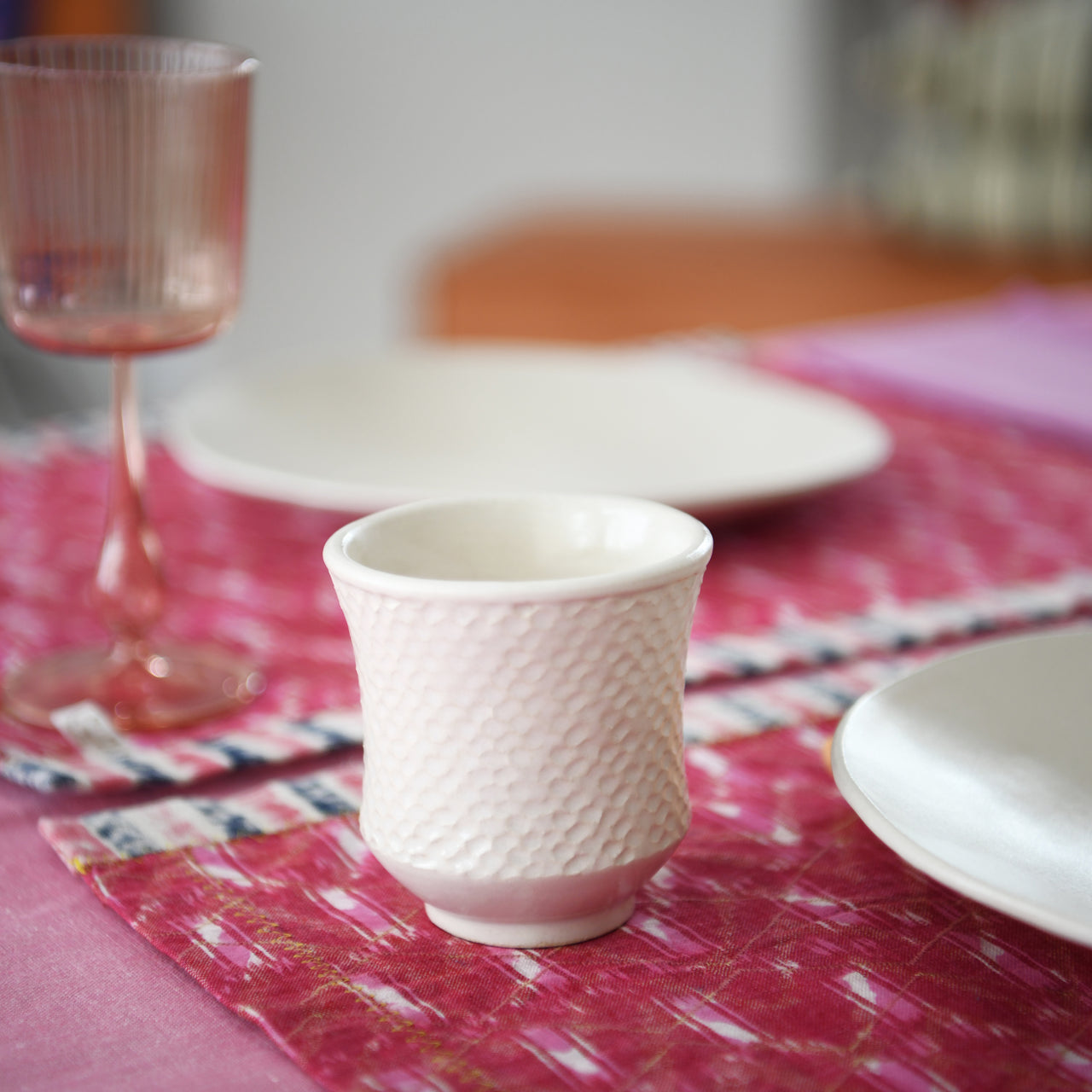 Mimi Y Roberto Footed Textured Tumbler